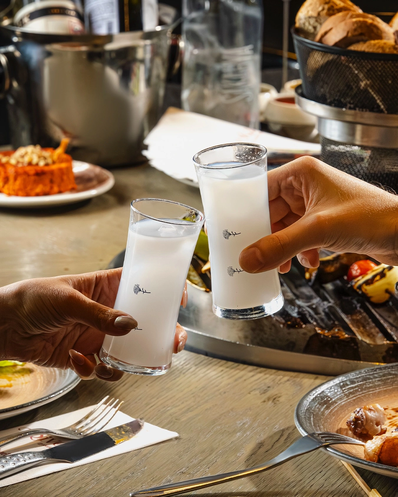 Rakı sofrası